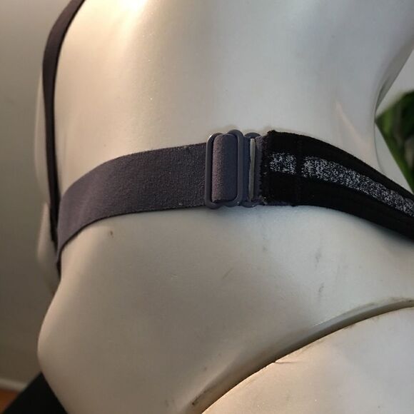 VS Clasp & zip underwire sports Bra - Picture 6 of 11